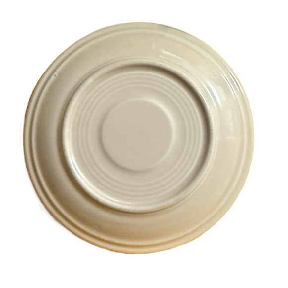 Fiesta Homer Laughlin Saucer Plate - Ivory (Unmarked) - Picture 3 of 7